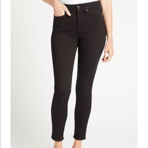 Good American Good Legs Crop
